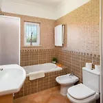 بيت للعطل 4-schlafzimmer-villa- Garten- Pool- By Interhome *