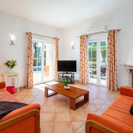 Feriehus 4-schlafzimmer-villa- Garten- Pool- By Interhome