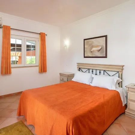 Feriehus 4-schlafzimmer-villa- Garten- Pool- By Interhome Albufeira