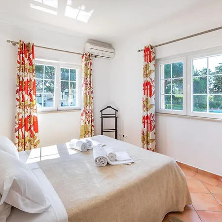 4-schlafzimmer-villa- Garten- Pool- By Interhome Albufeira